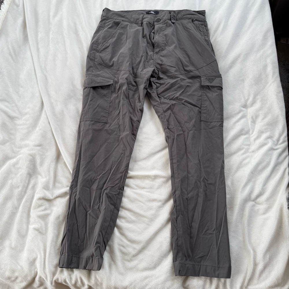 Benjaminblack men’s Gray Cargo Pants with Straight-Leg Fit tapered large